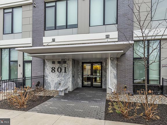 2nd image of 801 N Fairfax St #142