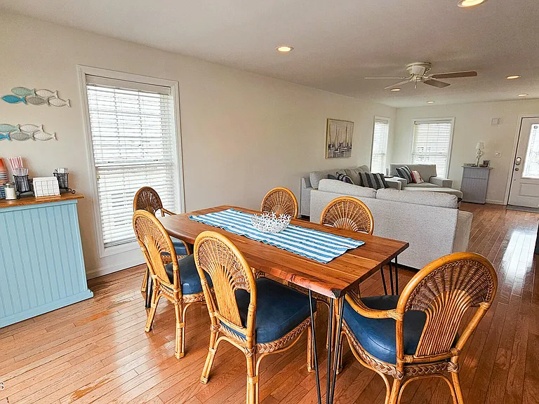 24 Dorothy Dr — Photo 10