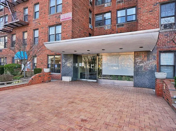 3101 Ocean Pkwy #M2, Brooklyn, NY 11235