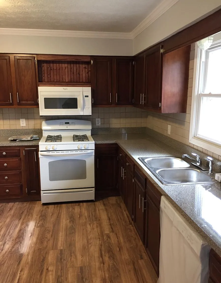 6270 Old Royalton Road — Photo 4