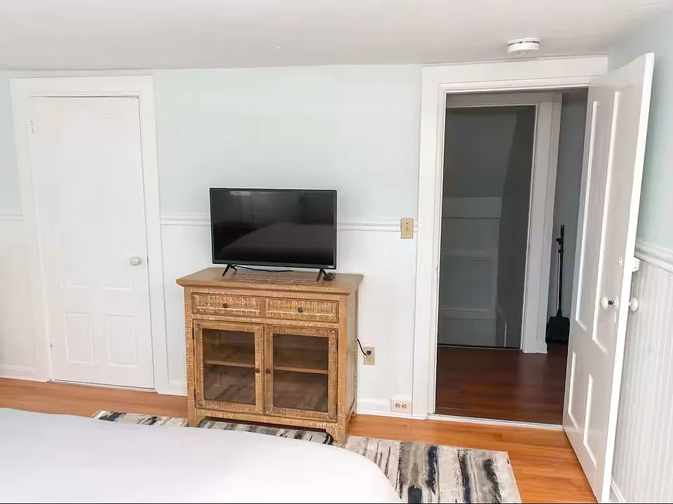 38 Townsend Ave #38C