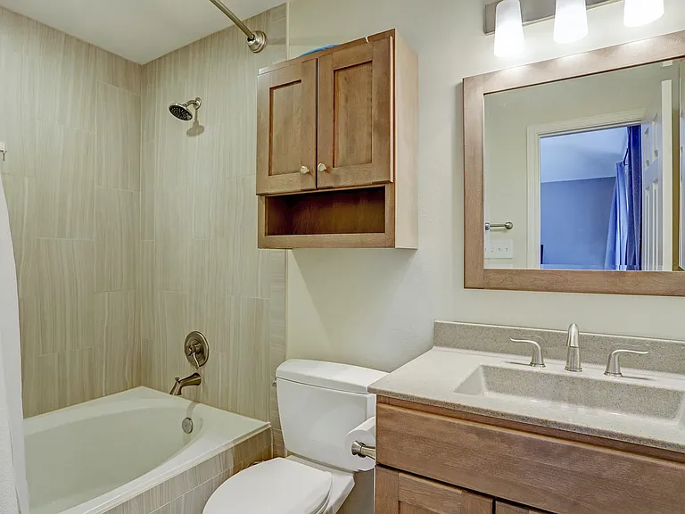 2937 W Dallas St — Photo 10