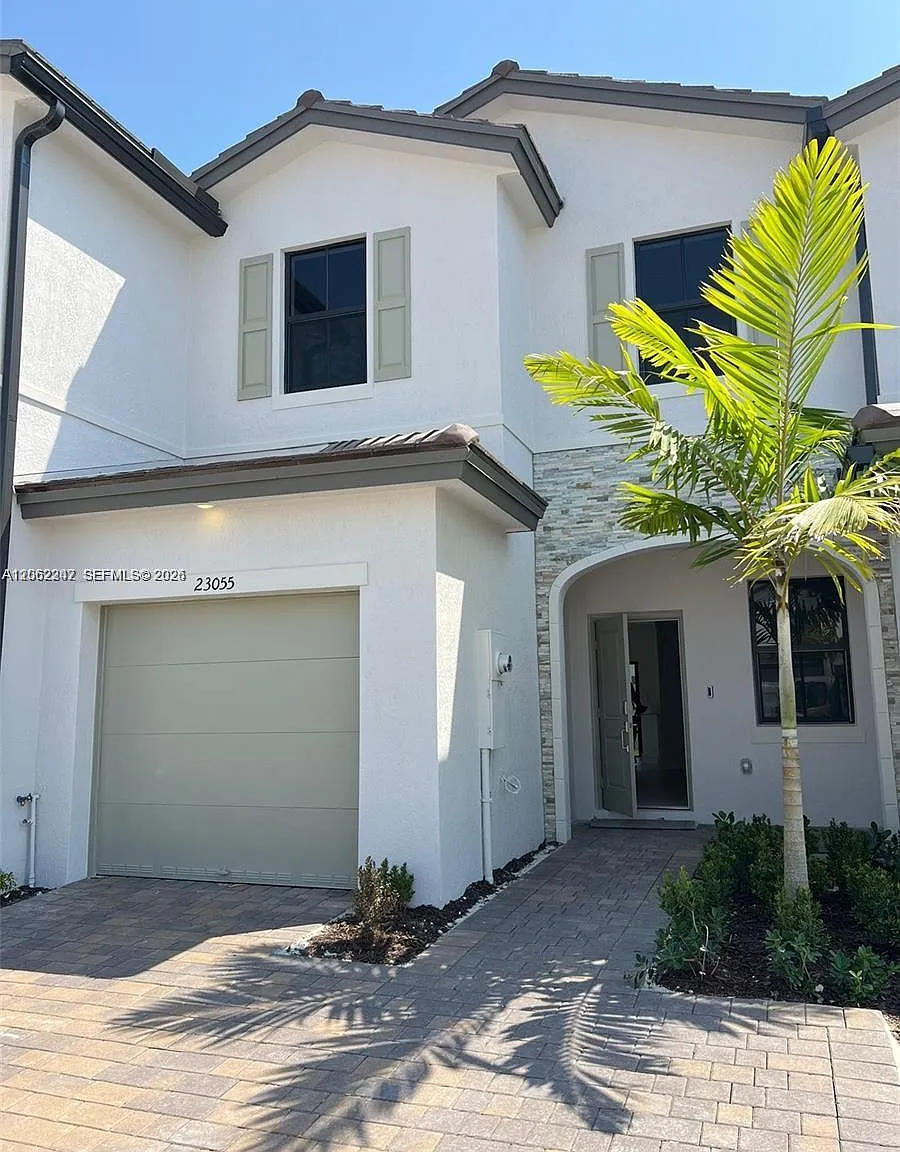 3 bed, 2.5 bath, 1442 sqft, $2,950 — Photo 1