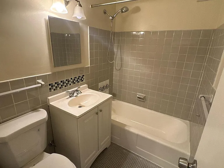 1111 Arlington Blvd #923 — Photo 25