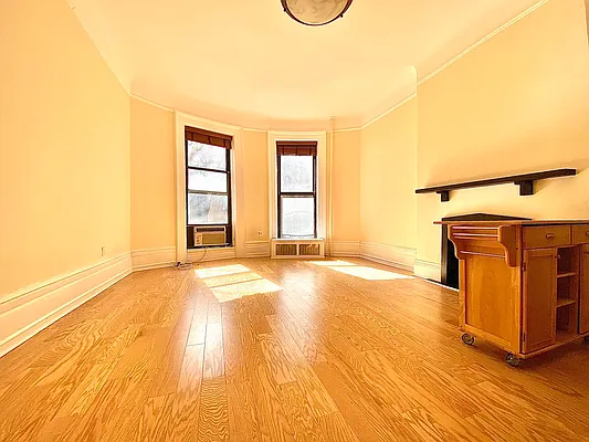 Rented by Oxford Property Group | media 22