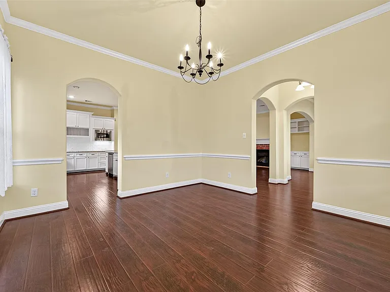 4727 Lake Village Dr — Photo 6