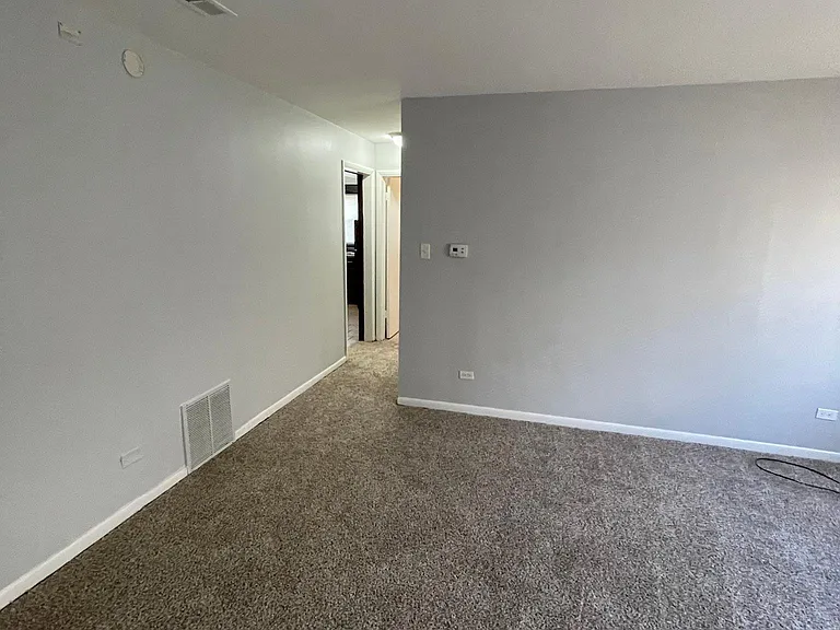 15032 Dorchester Ave #1W — Photo 7