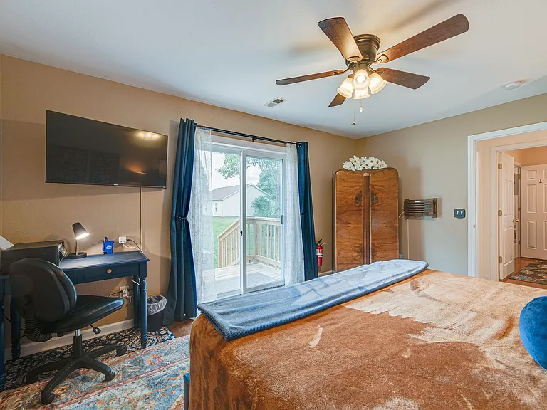 Private workspace including printer and highspeed internet. Blackout curtains, access to deck and open backyard
