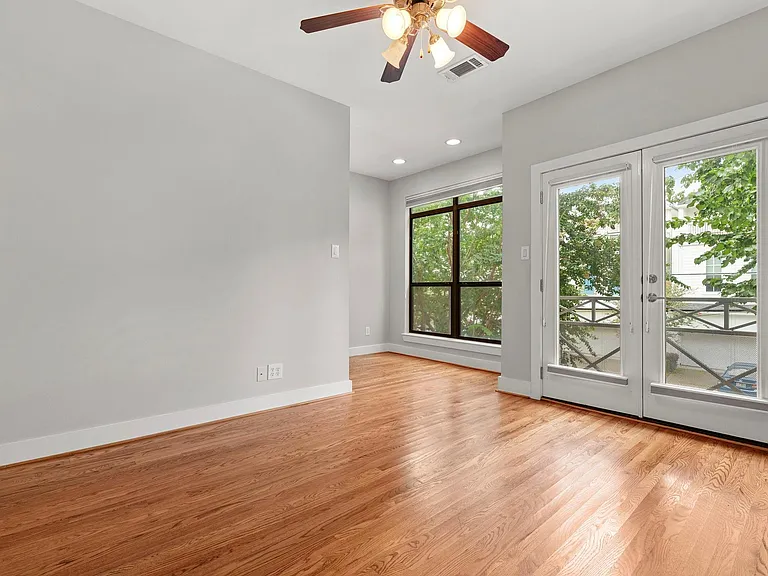 1410 Knox St — Photo 36