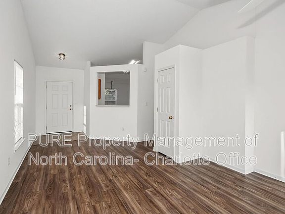 4th image of 2910 Bridgeville Ln