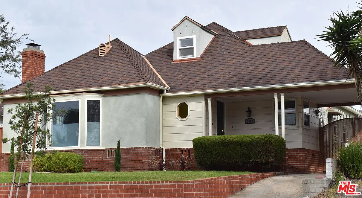 4 bed, 2.0 bath, 2196 sqft, $5,300 — Photo 1