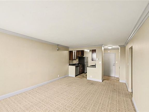 5th image of 700 E 8th St Unit 9N