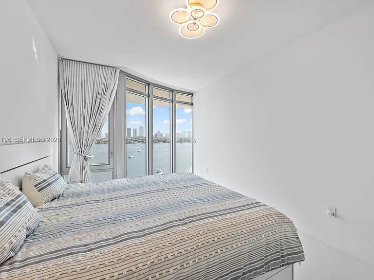 17301 Biscayne Blvd #811 — Photo 32