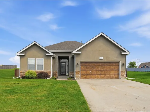 16906 Tucker Ct, Basehor, KS 66007