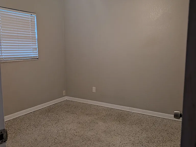 3100 E Jefferson St — Photo 10