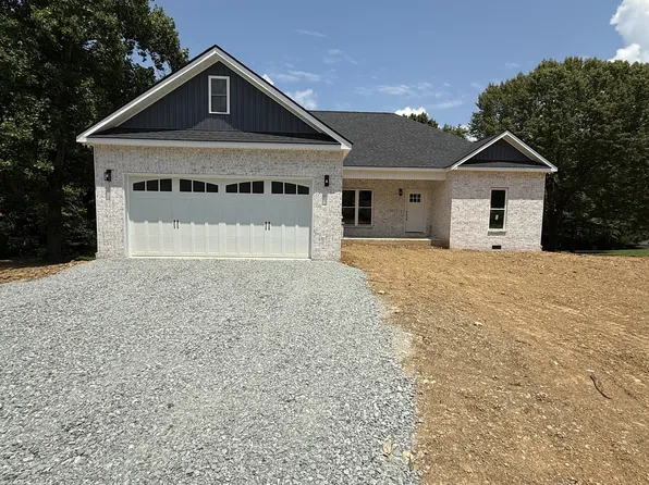 470 Powers Blvd, Waverly, TN 37185