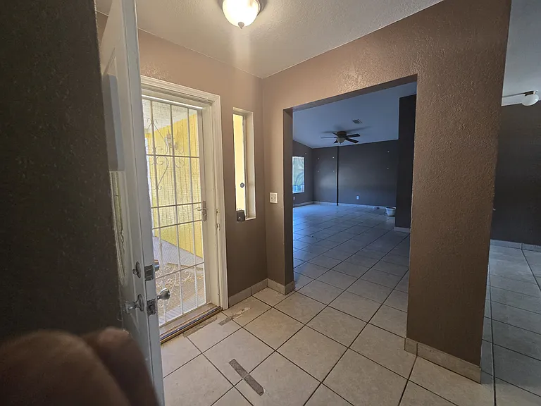 8100 Hemlock Ave — Photo 10