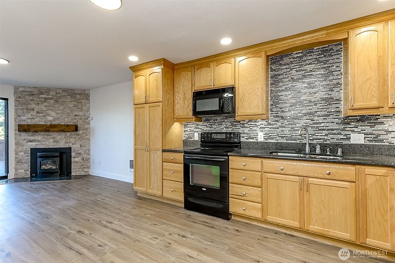 5th image of 25014 Lake Fenwick Rd #28