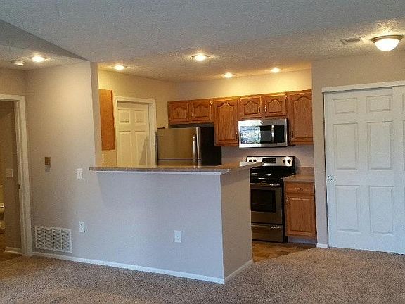 5th image of 6632 Albany Woods Blvd
