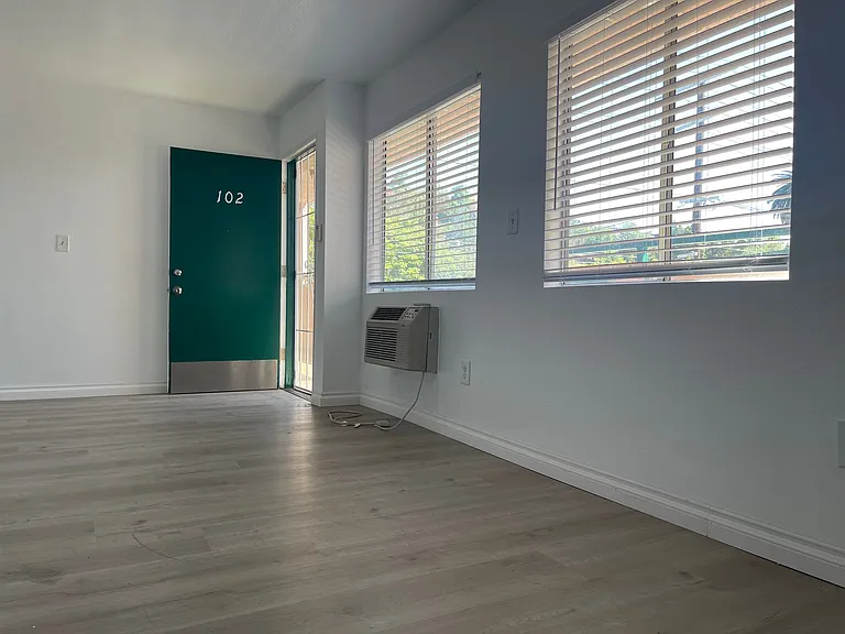 1929 Echo Park Ave #102 — Photo 8