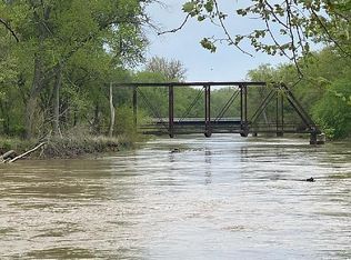 6192 E Tarters Ferry Rd, Ipava, IL 61441