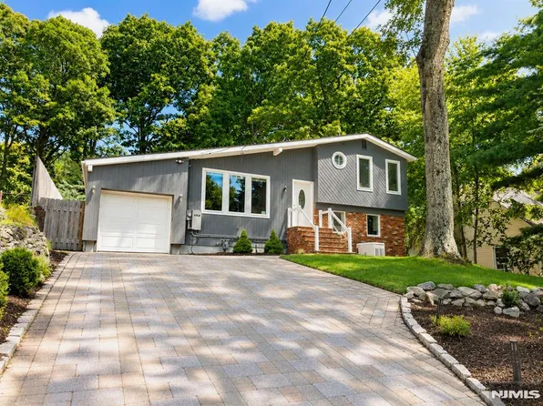 11 Monhegon Ave, Rockaway, NJ 07866