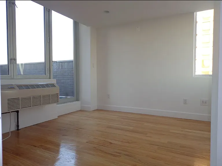82-85 116th St #PENTHOUSE — Photo 5