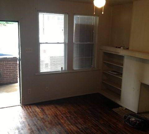 3rd image of 1127-1133 McNeilly Ave