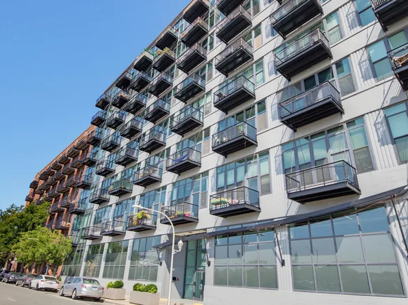 1224 W Van Buren St APT 220, Chicago, IL 60607