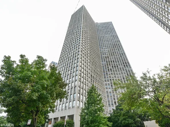 2626 N Lakeview Ave APT 2504, Chicago, IL 60614