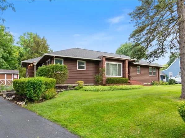 131 Rose Dr, Newark, NY 14513