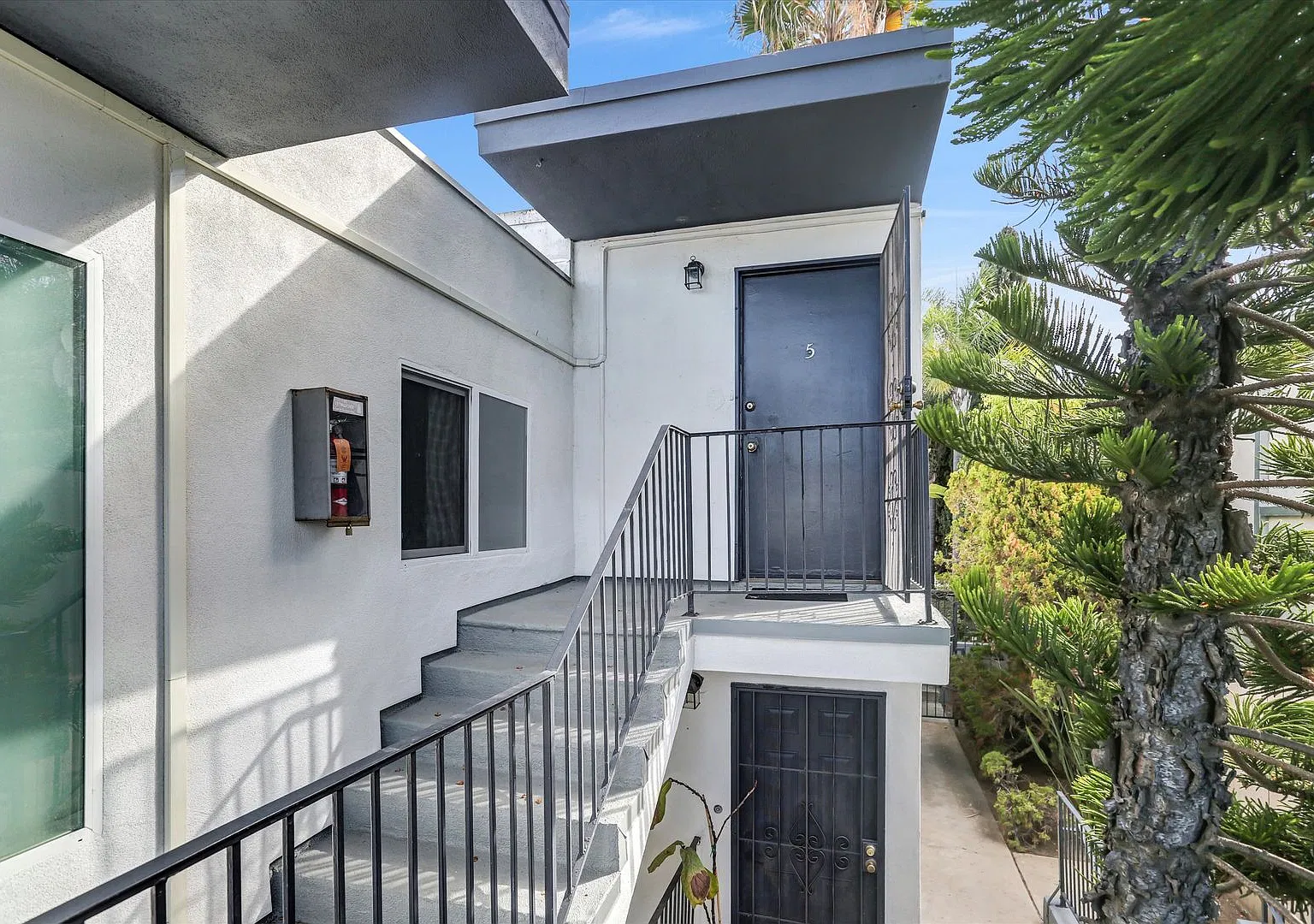 4160 Hamilton Street — Photo 2