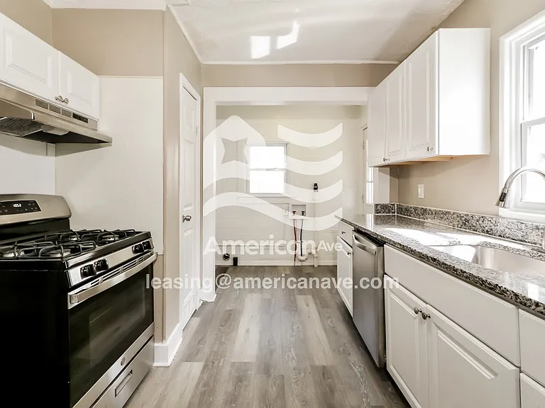 853697_007_kitchen_7.jpg
