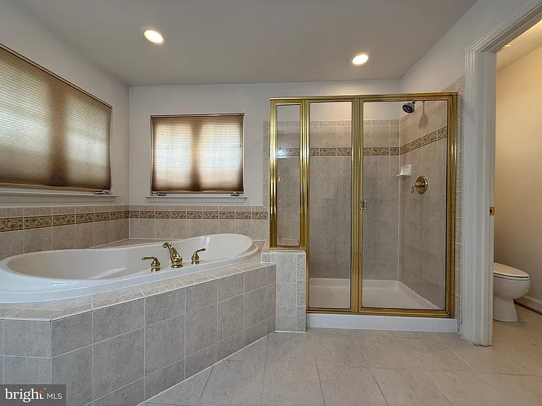 4415 Medallion Dr — Photo 29
