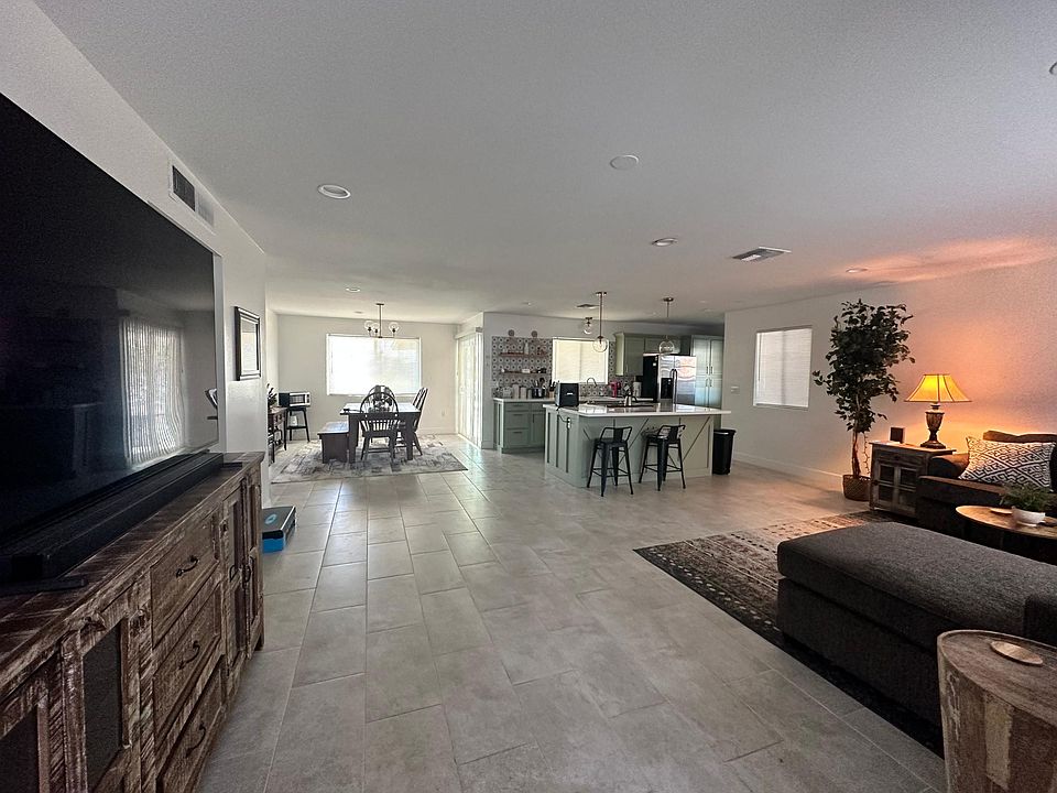 Livingroom, kitchen, dining room Open-Concept (furniture may not be included)
