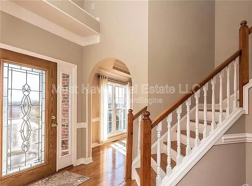 Building Photo - 5700 Crown Ter