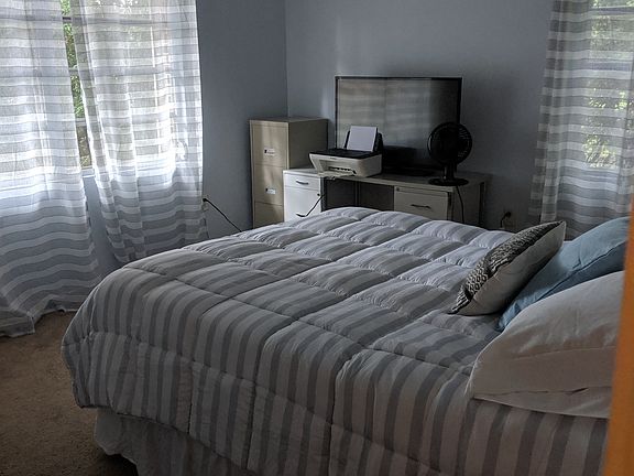 Guest bedroom
