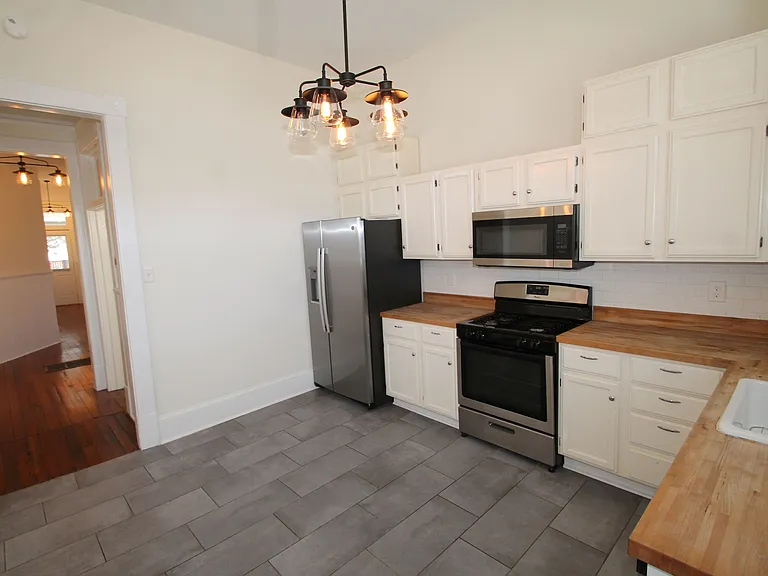 1008 Barnard St — Photo 5
