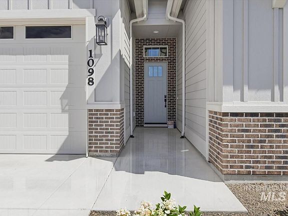 5th image of 1098 E Escalation St