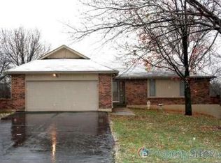 13 Asher Ln, Smithville, MO 64089