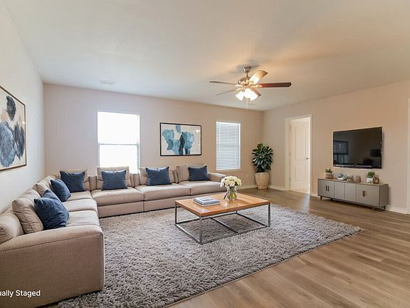 4th image of 1020 Callalily Dr