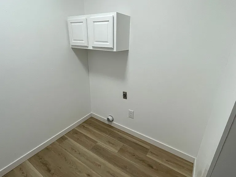 6684 Garvin Dr — Photo 16