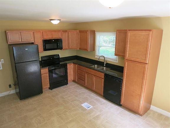 4th image of 222 Tuscarora Dr