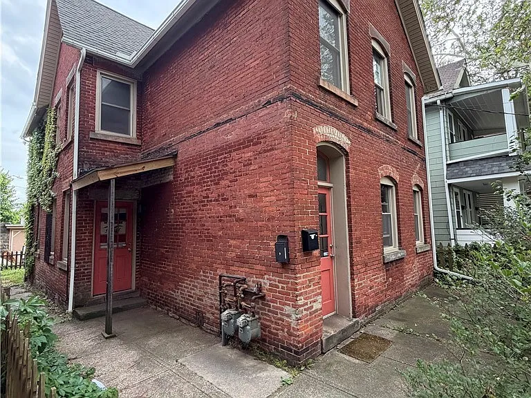 2809 Monroe Ave — Photo 1