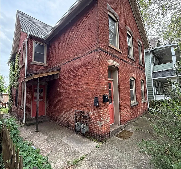 2809 Monroe Ave