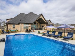 2930 Red Oak Ct, Centerton, AR 72719