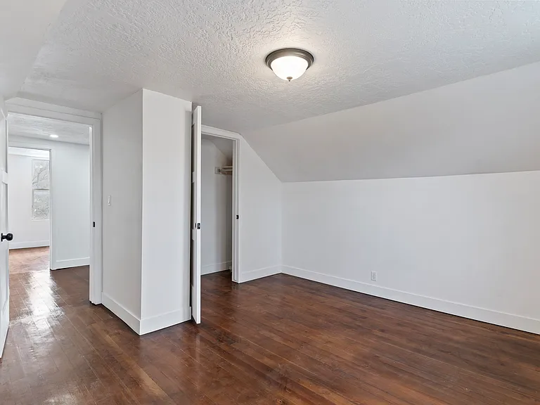 678 N 100 E — Photo 20