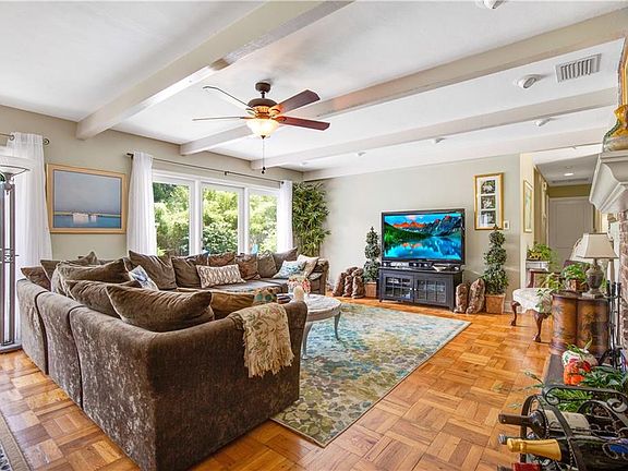 4th image of 717 Buckwood Dr