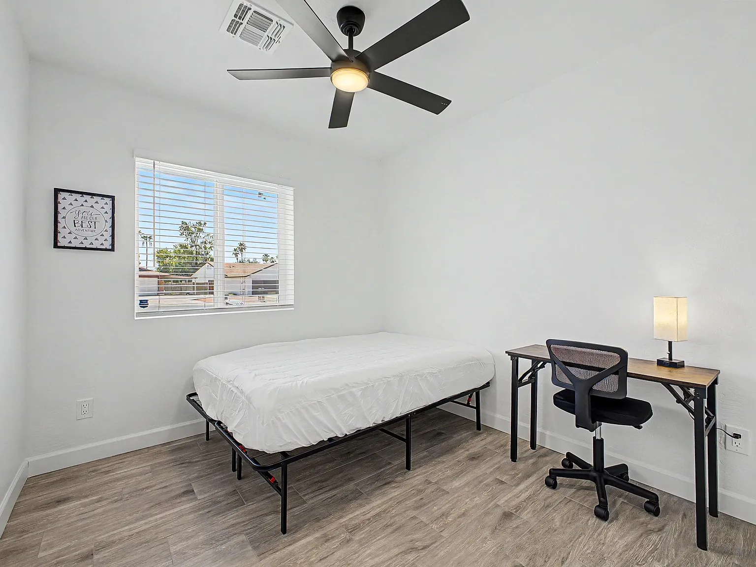 4 bed, 4.0 bath, 2100 sqft, $901 — Photo 3