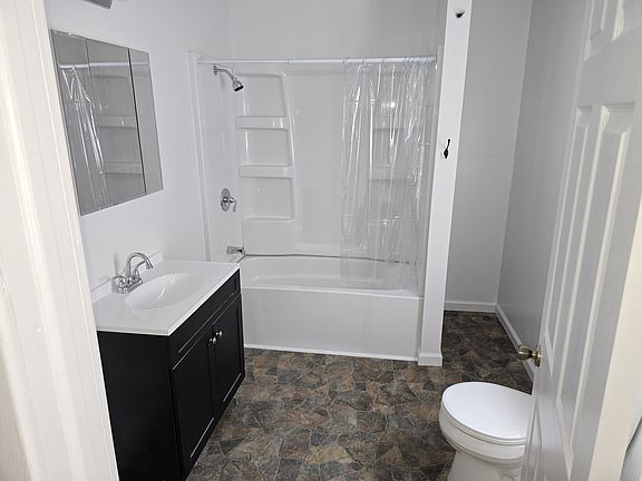 3rd image of 807 Bellows Ave